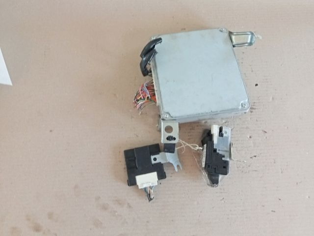 bontott TOYOTA COROLLA VERSO Motorvezérlő