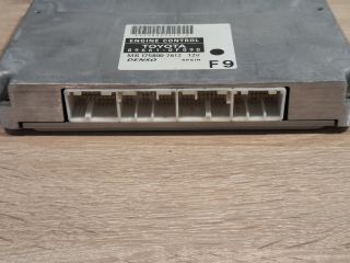 bontott TOYOTA COROLLA VERSO Motorvezérlő