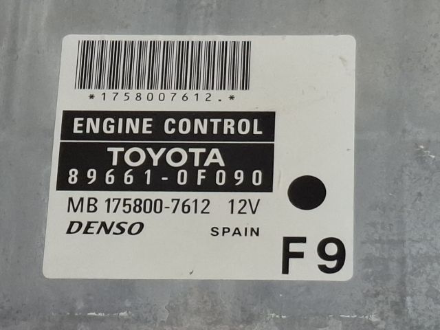 bontott TOYOTA COROLLA VERSO Motorvezérlő