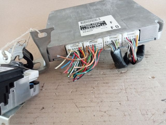 bontott TOYOTA COROLLA VERSO Motorvezérlő