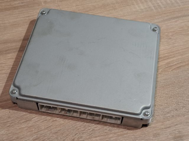 bontott TOYOTA COROLLA VERSO Motorvezérlő