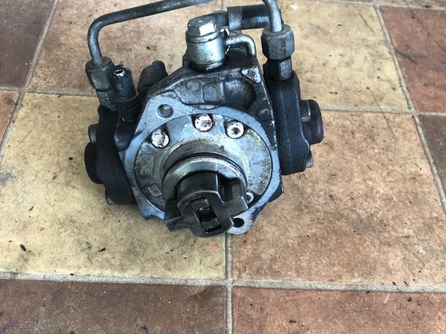 bontott TOYOTA COROLLA VERSO Nagynyomású Szivattyú