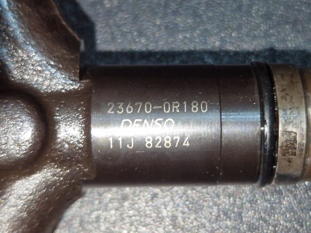 bontott TOYOTA COROLLA VERSO Porlasztó (1 db)