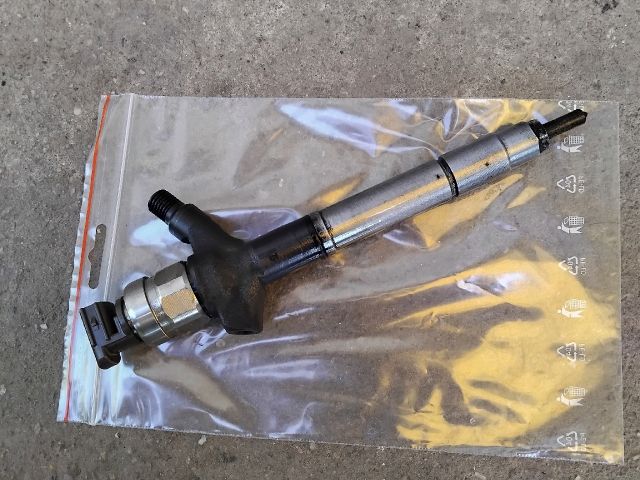 bontott TOYOTA COROLLA VERSO Porlasztó (1 db)