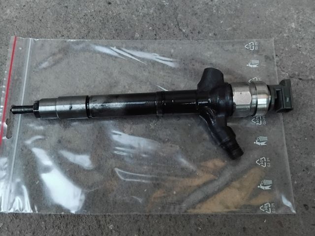 bontott TOYOTA COROLLA VERSO Porlasztó (1 db)