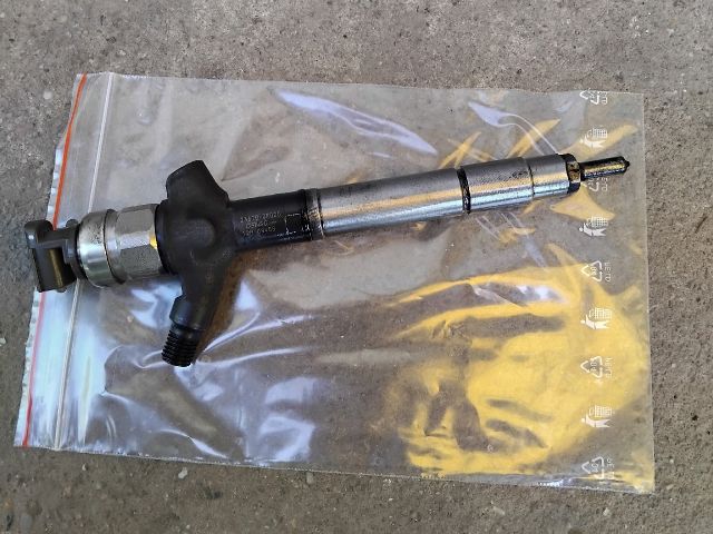 bontott TOYOTA COROLLA VERSO Porlasztó (1 db)