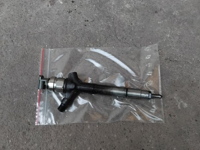 bontott TOYOTA COROLLA VERSO Porlasztó (1 db)