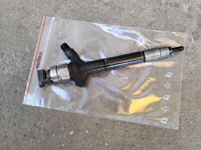 bontott TOYOTA COROLLA VERSO Porlasztó (1 db)