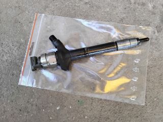 bontott TOYOTA COROLLA VERSO Porlasztó (1 db)