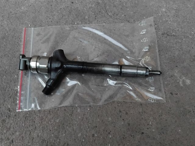 bontott TOYOTA COROLLA VERSO Porlasztó (1 db)