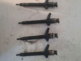 bontott TOYOTA COROLLA VERSO Porlasztó Sor / Híd