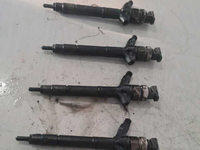 bontott TOYOTA COROLLA VERSO Porlasztó Sor / Híd