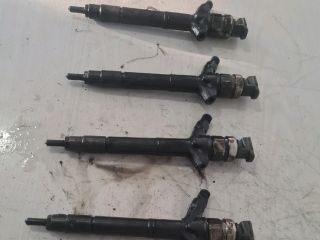 bontott TOYOTA COROLLA VERSO Porlasztó Sor / Híd