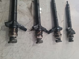 bontott TOYOTA COROLLA VERSO Porlasztó Sor / Híd