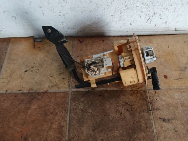 bontott TOYOTA COROLLA VERSO Üzemanyagszint Jeladó