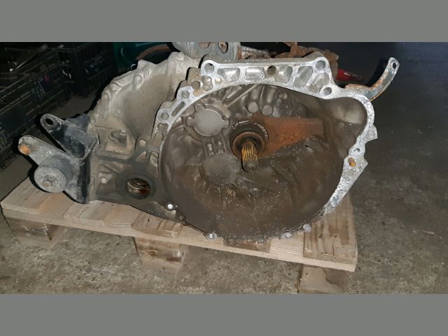 bontott TOYOTA COROLLA VERSO Váltó (Mechanikus)