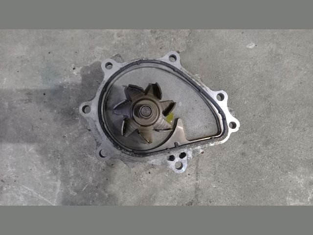 bontott TOYOTA COROLLA VERSO Vízpumpa