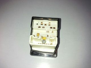 bontott TOYOTA COROLLA VERSO Ablakemelő és Tükör Kapcsoló