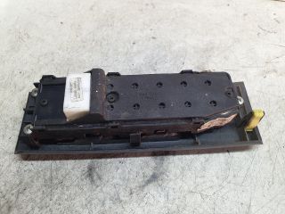 bontott TOYOTA COROLLA VERSO Ablakemelő Kapcsoló Négyes / Kettes