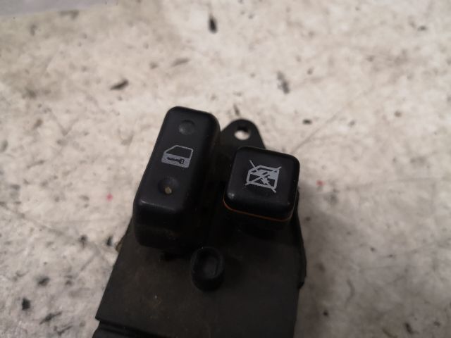 bontott TOYOTA COROLLA VERSO Ablakemelő Kapcsoló Négyes / Kettes