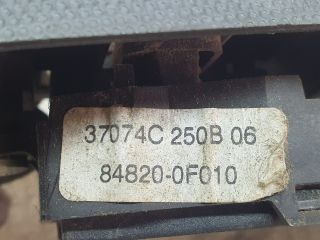 bontott TOYOTA COROLLA VERSO Ablakemelő Kapcsoló Négyes / Kettes