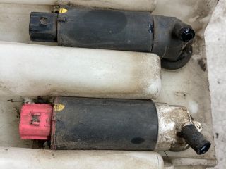 bontott TOYOTA COROLLA VERSO Ablakmosó Tartály