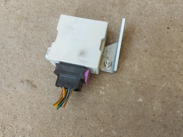 bontott TOYOTA COROLLA VERSO Ablaktörlő Relé