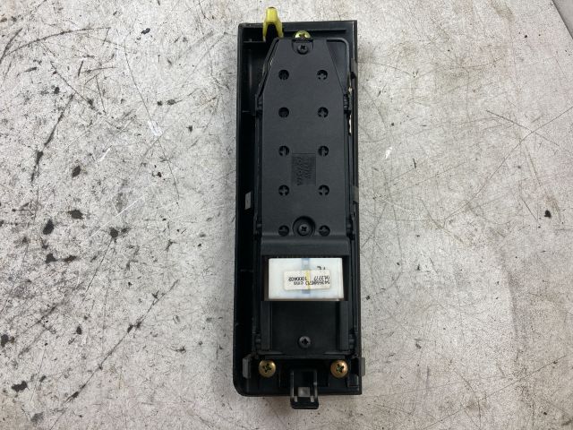 bontott TOYOTA COROLLA VERSO Bal első Ablakemelő Kapcsoló