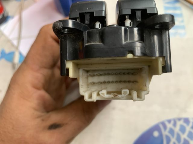 bontott TOYOTA COROLLA VERSO Bal első Ablakemelő Kapcsoló