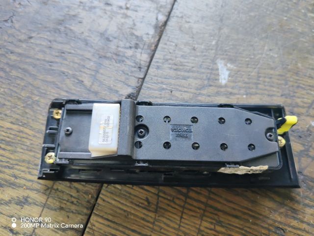 bontott TOYOTA COROLLA VERSO Bal első Ablakemelő Kapcsoló