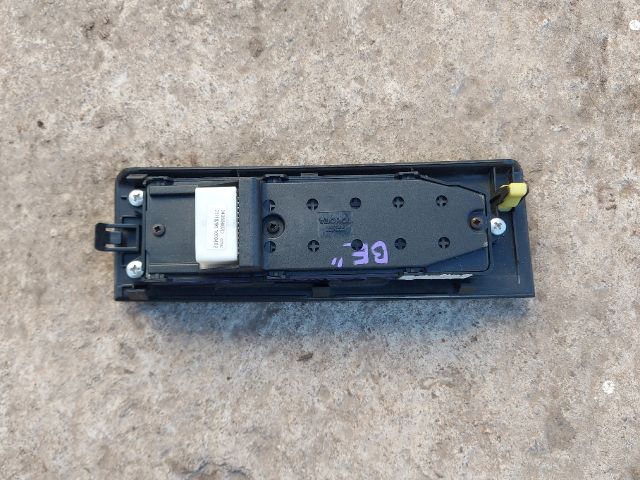 bontott TOYOTA COROLLA VERSO Bal első Ablakemelő Kapcsoló