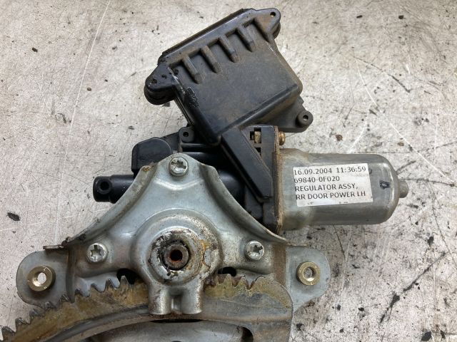 bontott TOYOTA COROLLA VERSO Bal első Ablakemelő Szerkezet (Elektromos)