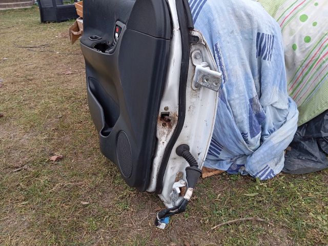 bontott TOYOTA COROLLA VERSO Bal első Ajtó (Részeivel)
