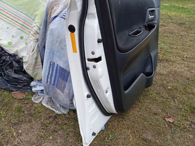 bontott TOYOTA COROLLA VERSO Bal első Ajtó (Részeivel)