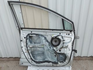 bontott TOYOTA COROLLA VERSO Bal első Ajtó (Üres lemez)