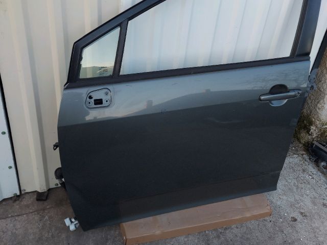 bontott TOYOTA COROLLA VERSO Bal első Ajtó (Üres lemez)