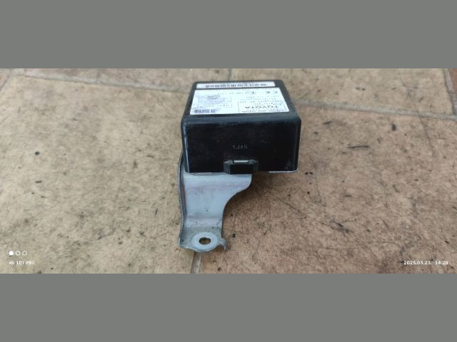 bontott TOYOTA COROLLA VERSO Bal első Ajtó Vezérlőegység