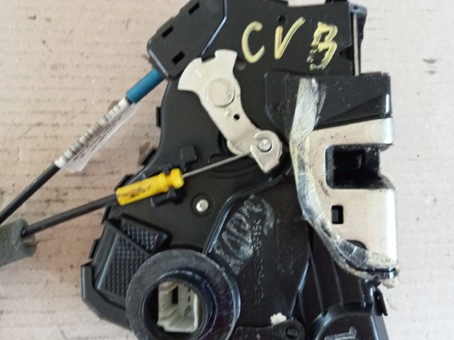 bontott TOYOTA COROLLA VERSO Bal első Ajtózár