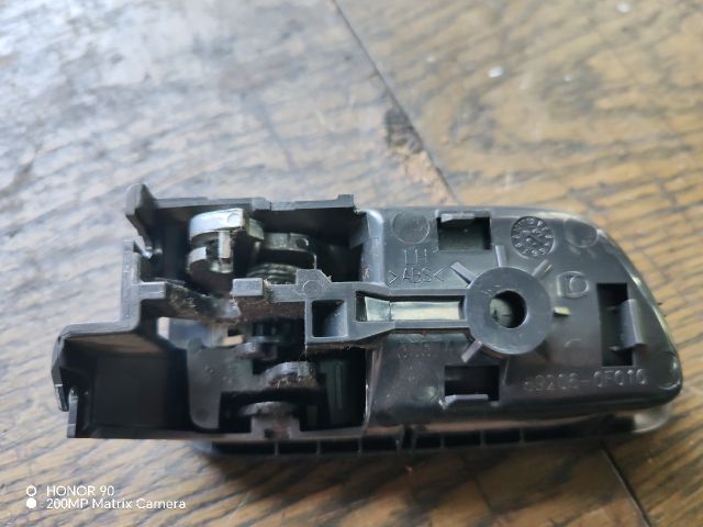 bontott TOYOTA COROLLA VERSO Bal első Belső Kilincs