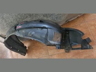 bontott TOYOTA COROLLA VERSO Bal első Első Dobbetét (Kerékjárati, Műanyag)