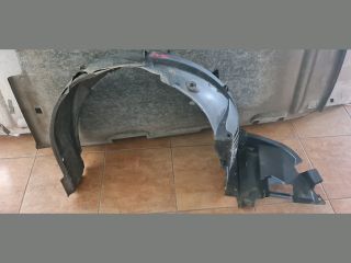 bontott TOYOTA COROLLA VERSO Bal első Első Dobbetét (Kerékjárati, Műanyag)