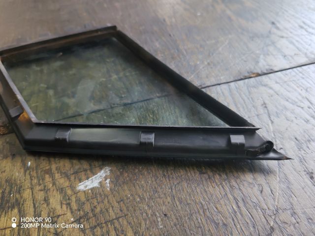 bontott TOYOTA COROLLA VERSO Bal első Fixüveg (Ajtóban)