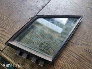 bontott TOYOTA COROLLA VERSO Bal első Fixüveg (Ajtóban)