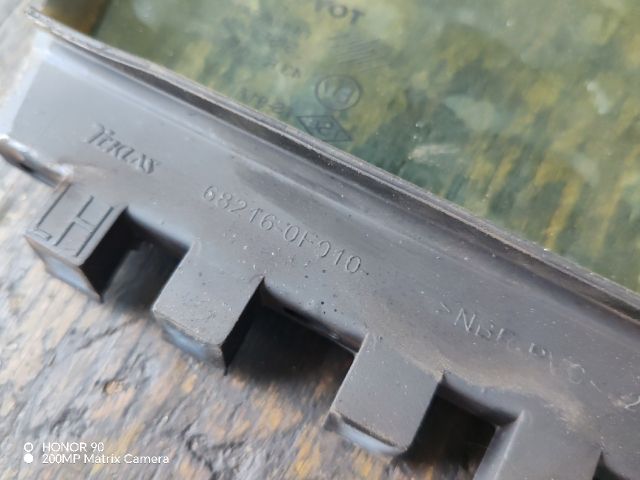 bontott TOYOTA COROLLA VERSO Bal első Fixüveg (Ajtóban)