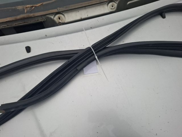 bontott TOYOTA COROLLA VERSO Bal első Gumikéder