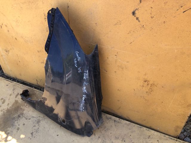 bontott TOYOTA COROLLA VERSO Bal első Sárvédő