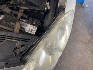 bontott TOYOTA COROLLA VERSO Bal Fényszóró