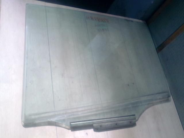 bontott TOYOTA COROLLA VERSO Bal hátsó Ablak