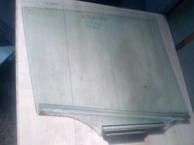 bontott TOYOTA COROLLA VERSO Bal hátsó Ablak