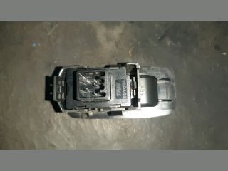 bontott TOYOTA COROLLA VERSO Bal hátsó Ablakemelő Kapcsoló